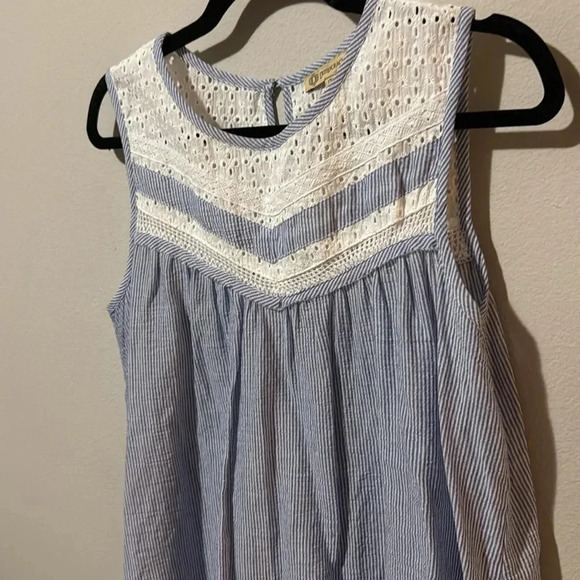 Democracy | 100% cotton blue tank with eyelet white detailing, medium. EUC - Picture 4 of 8
